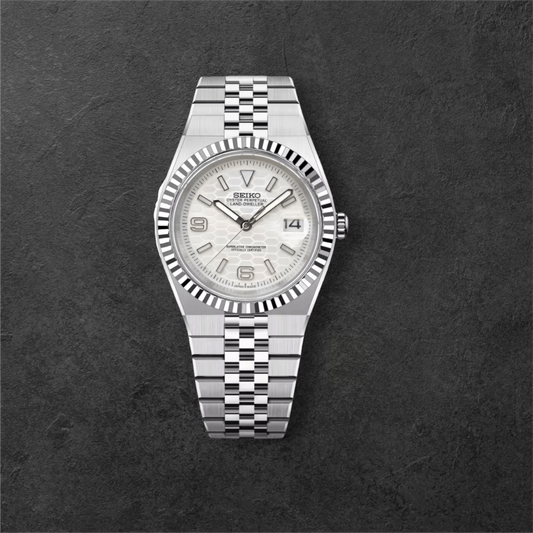 S LAND-DWELLER WHITE